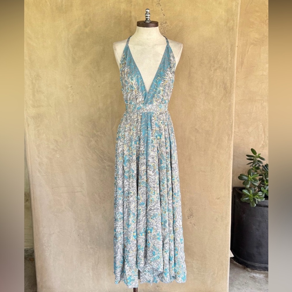 Chic Floral Halter Maxi Dress